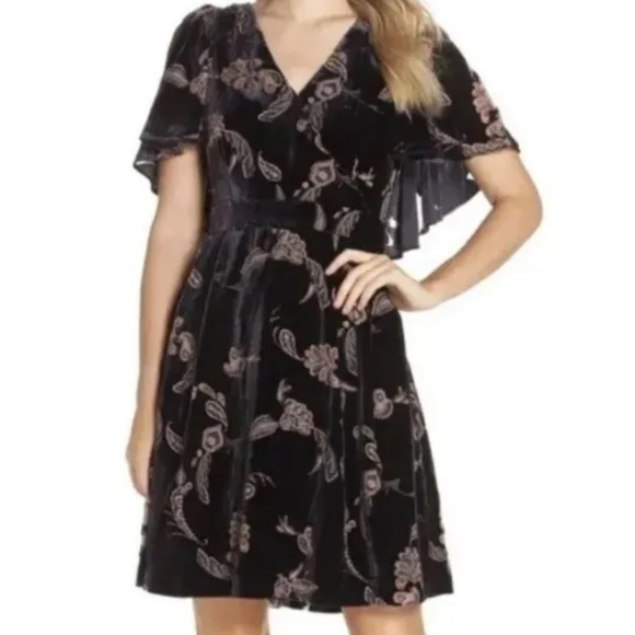 Eliza J Dresses & Skirts - Eliza J Plum Paisley Velvet Cape Sleeve Size 6p